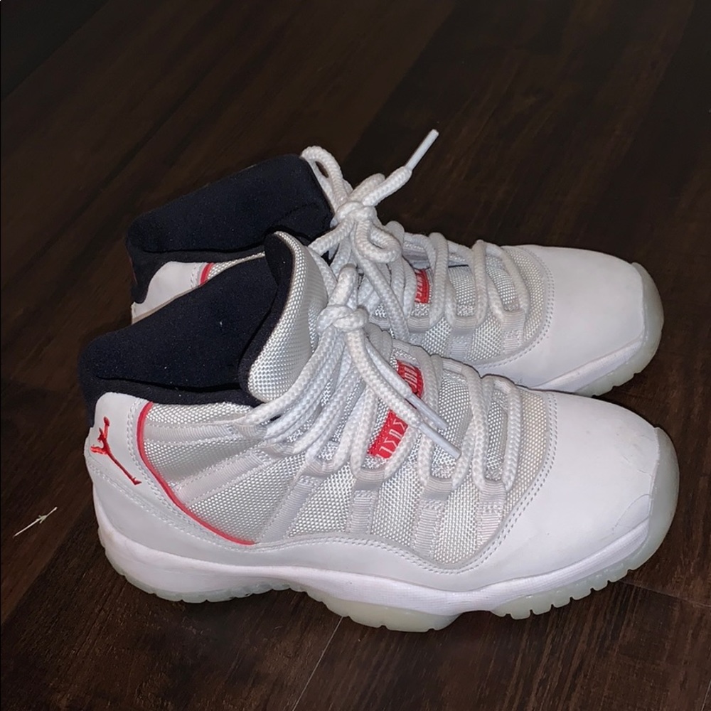 Jordan 11 Platinum Tint